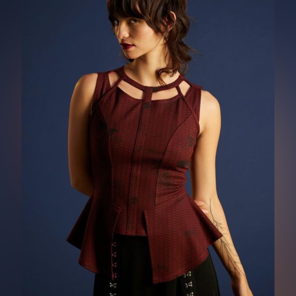NWT Medium Marvel Studios Wanda Maximoff Scarlet Witch Tank Top Her Universe